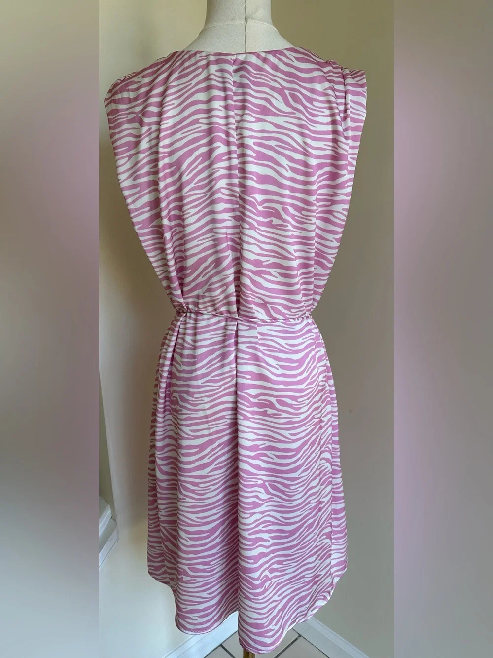EUC Pink/White Sleeveless Dress- Large